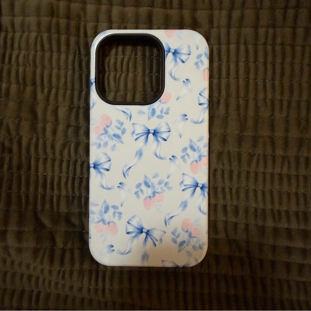 Floral Pattern Phone Case - Blue and Pink iPhone 15 pro